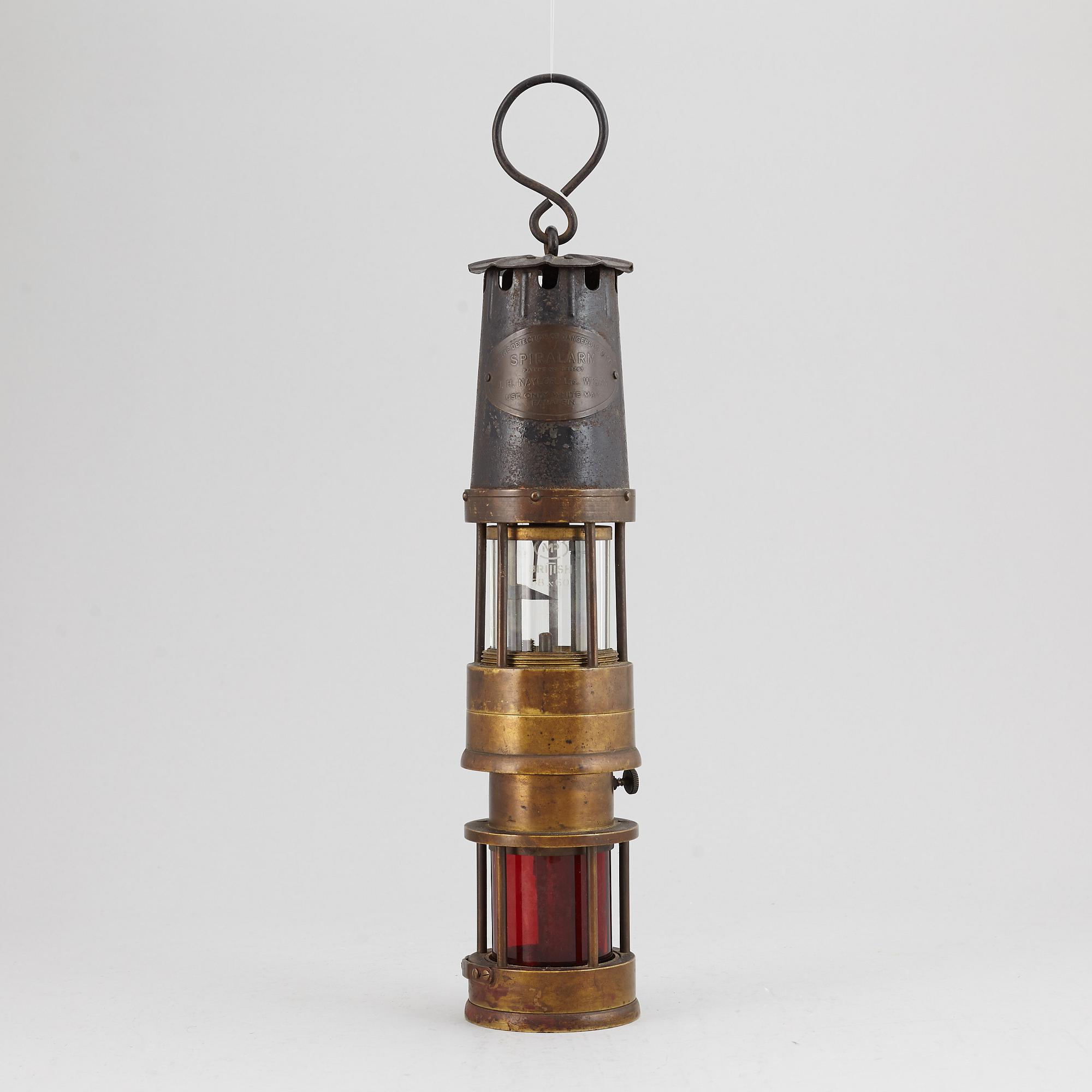 A miners lantern "Spiralarm", England, 20th Century.