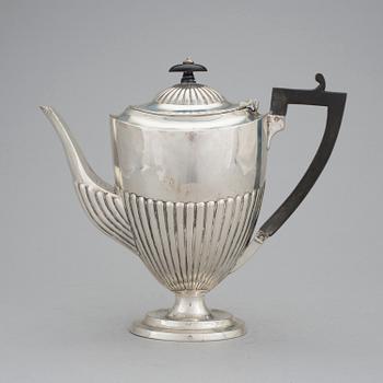 A silver coffee pot by John Aldwinckle & Thomas Slater, London, England, 1890. Total weight 540 grams.