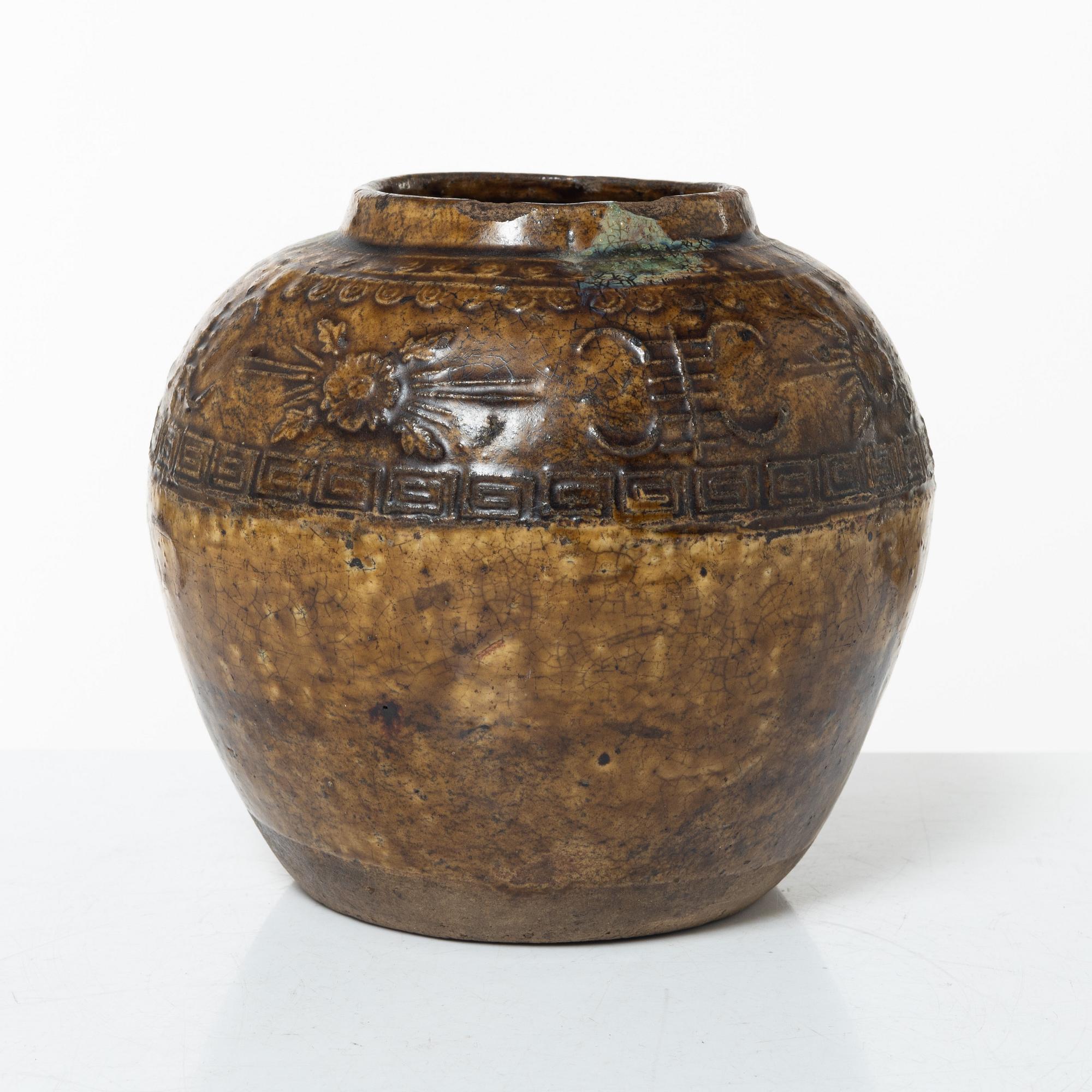 A glazed jar, Southeast Asia, 17th century.