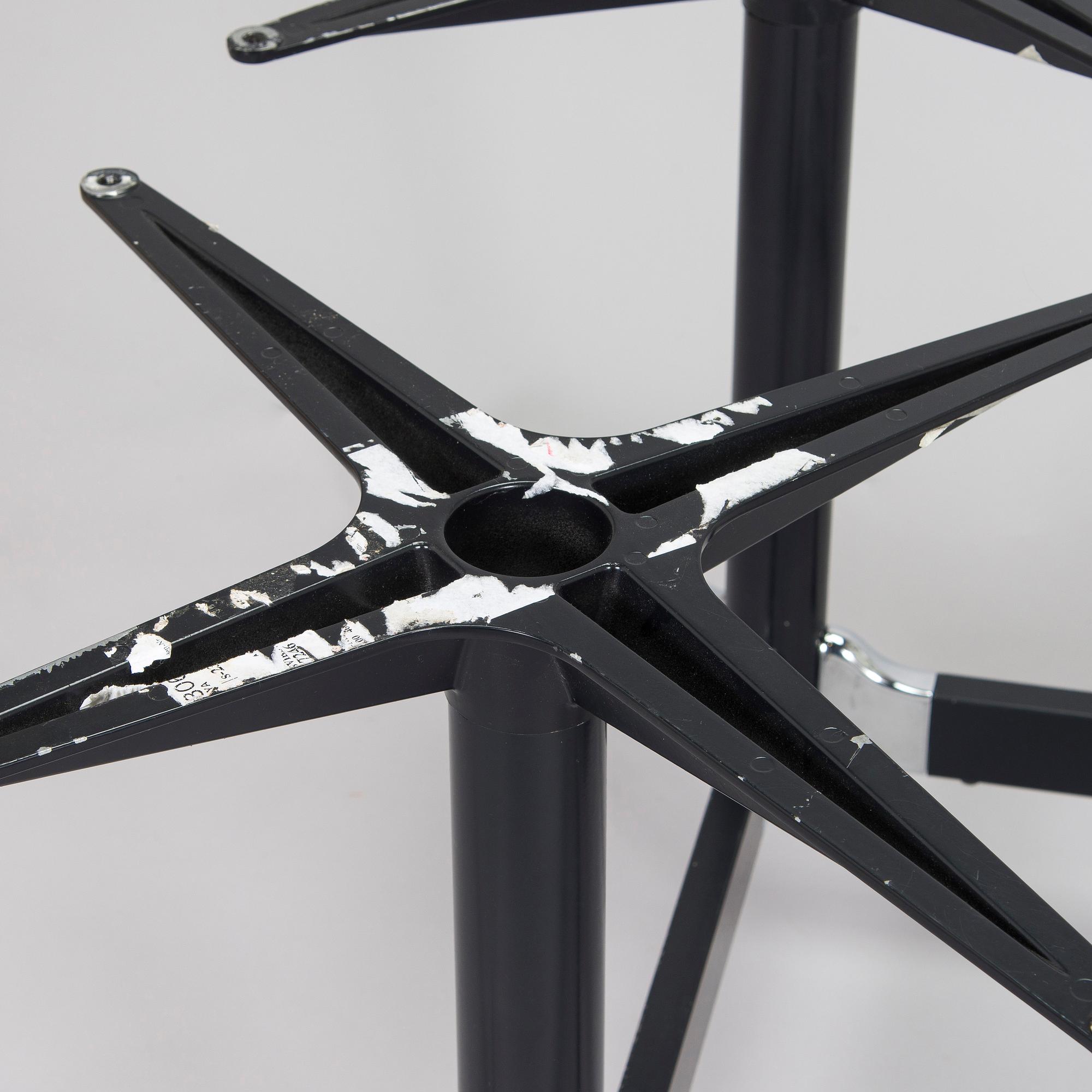 Charles & Ray Eames, konferensbord, "Segmented Table", Vitra 2005.