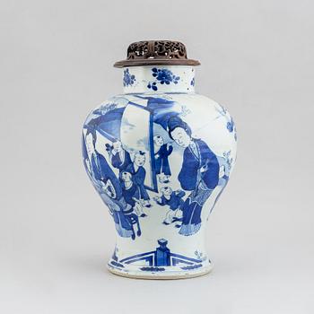 A Chinese Kangxi style blue and white vase, presumably 20th century.