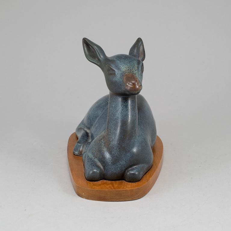 GUNNAR NYLUND,  a unique  stoneware sculpture of a deer, Rörstrand.