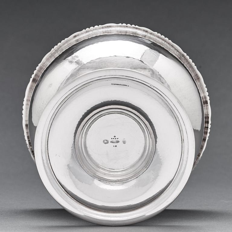 Georg Jensen, 2 silver bowls, Copenhagen 1915- 1927 (blurred), design nr 19 & 19A.