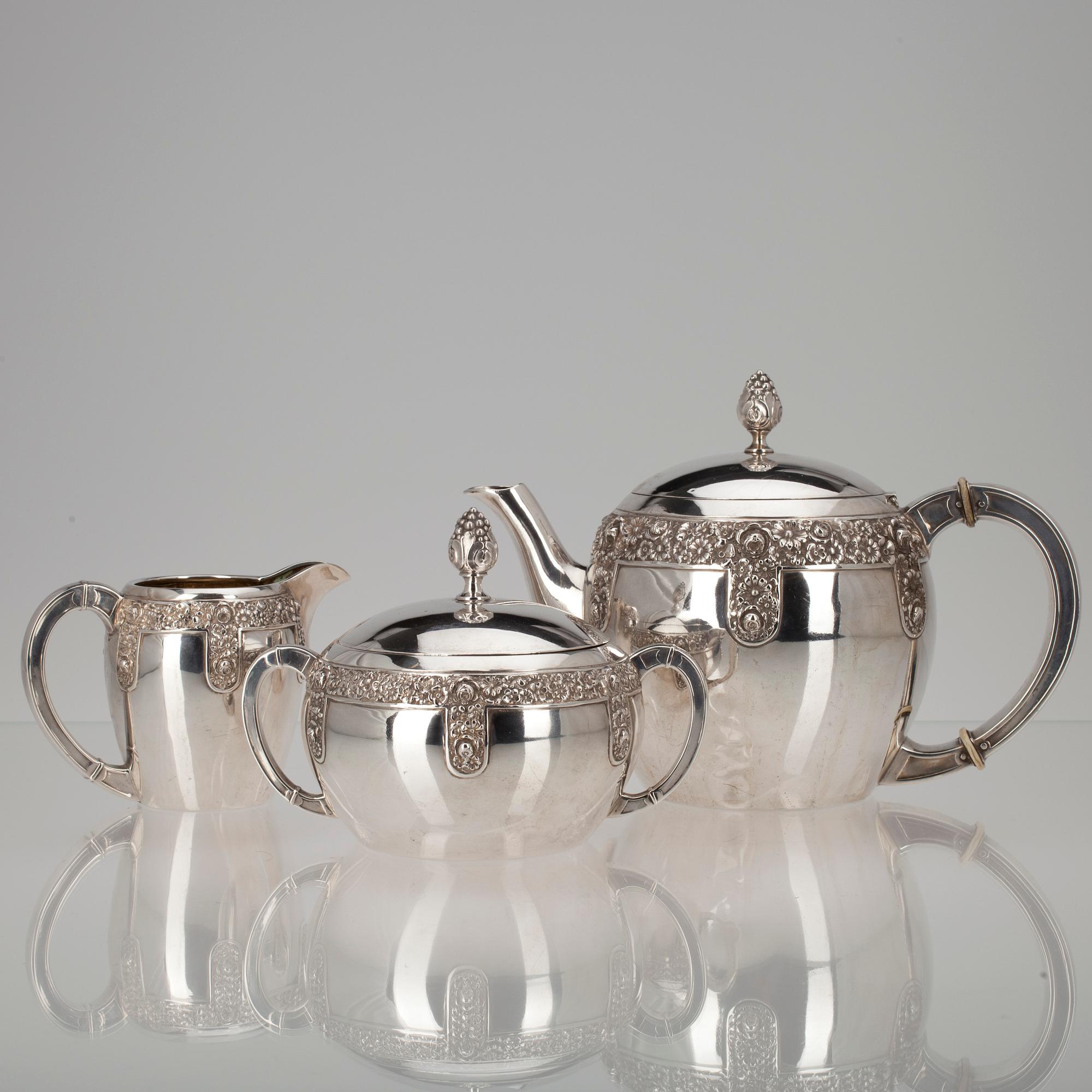 TESERVIS, 3 delar. 800-silver. Tyskland tidigt 1900-tal. 
Totalvikt 938 g.