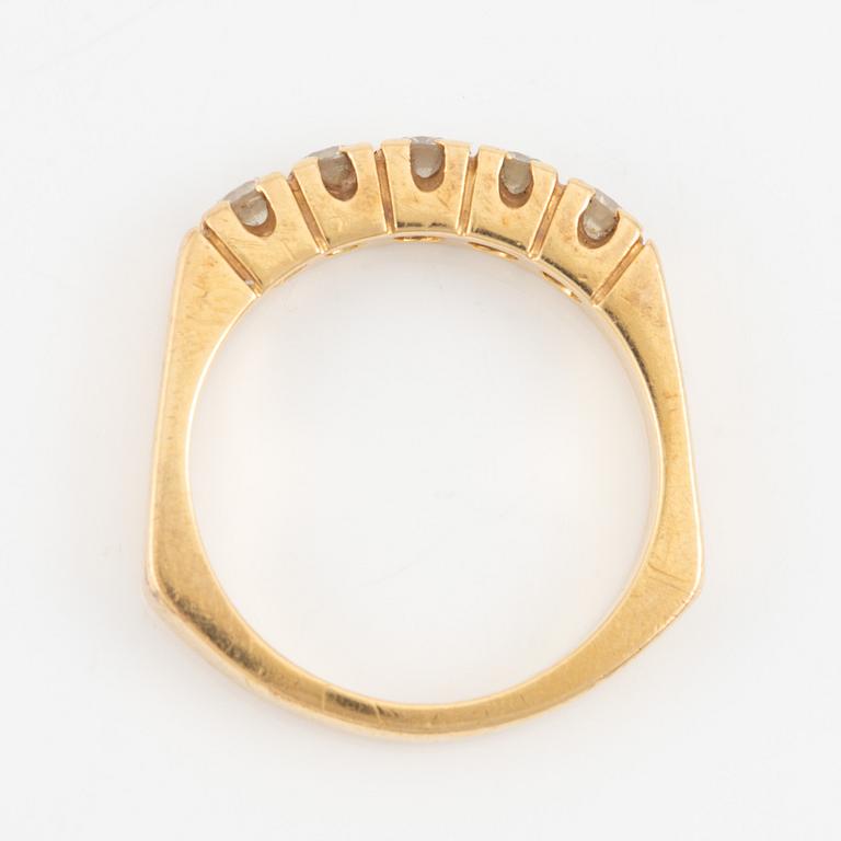 Ring, 18K gold set with brilliant-cut diamonds.