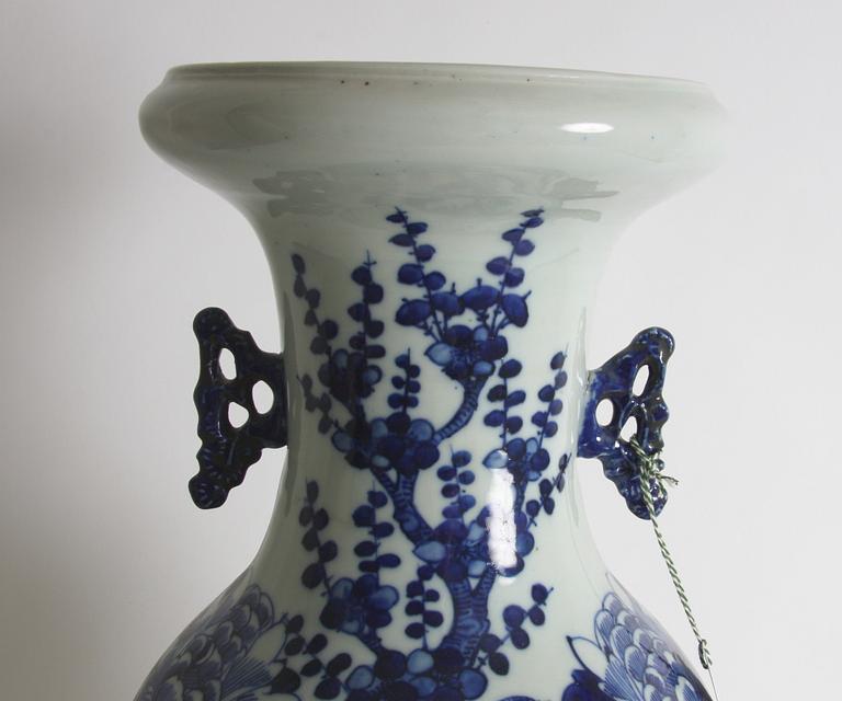 GOLVURNA, porslin, Kina, 1800/1900-tal.