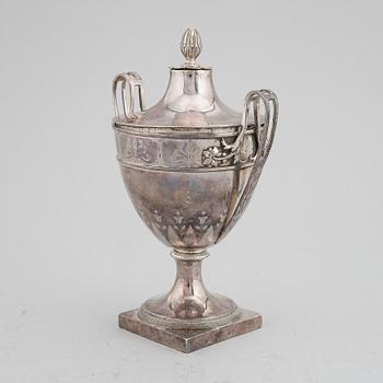 ROCH-LOUIS DANY, a silver sugar bowl, (active 1779-1809), Paris, France, 1789.