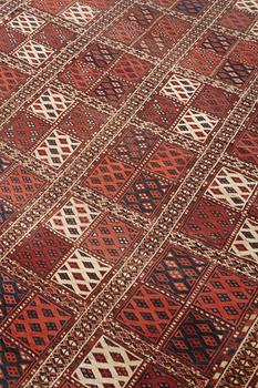 Matto, an antique Beshir, ca 285,5-289 x 144,5-164,5 cm (as well as several cm red and blue flat weave at the ends).