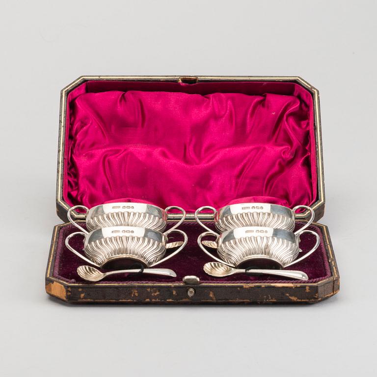 An English set of four silver salters with spoons mark of James Dixon & sons Sheffield 1895, weight 166 gr.