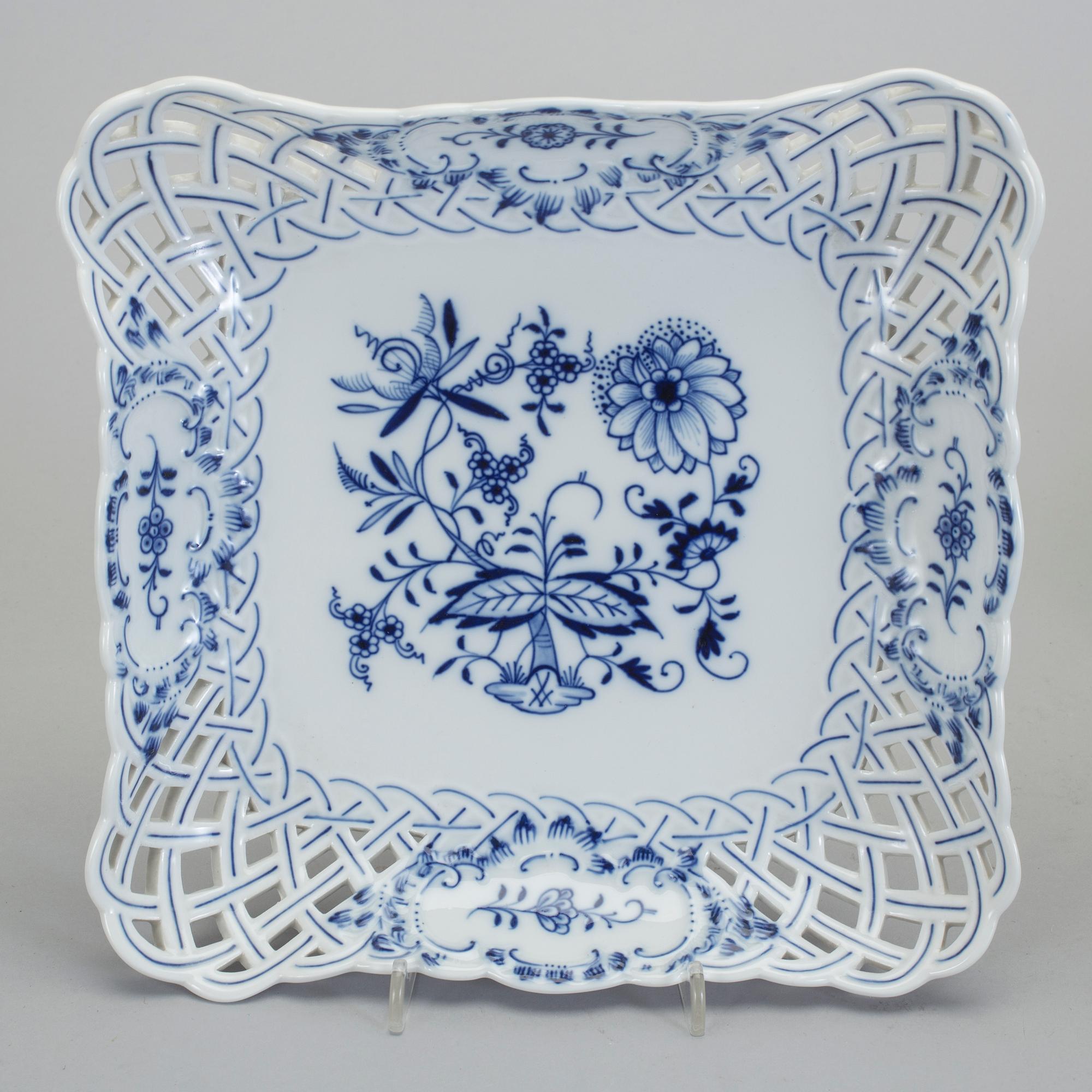 MATSERVIS, 43 delar, "Lökmönstret", Meissen, Tyskland, 1900-tal.