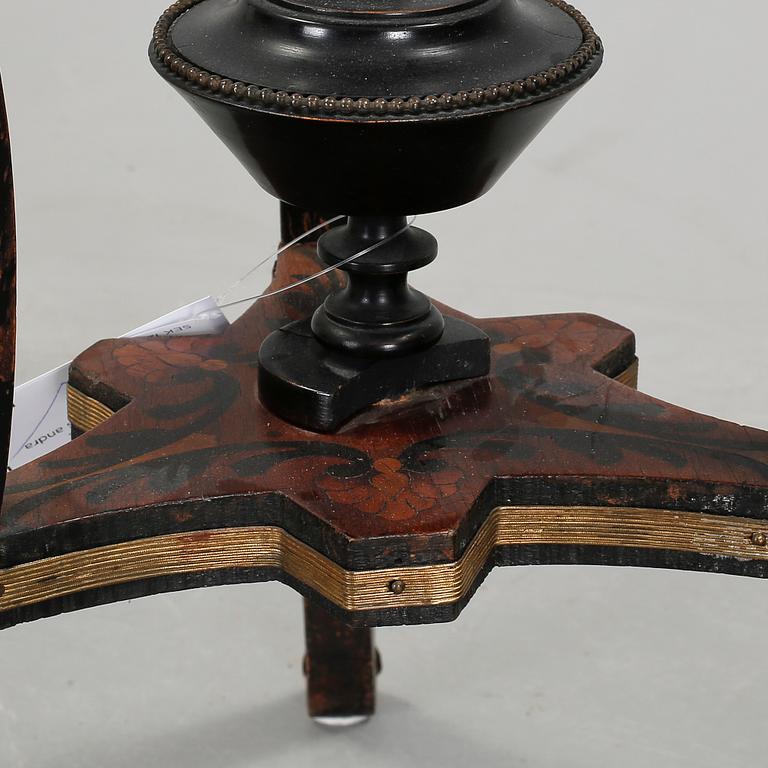 BORD, Ny-Louis seize, Frankrike, 1800-talets andra hälft.