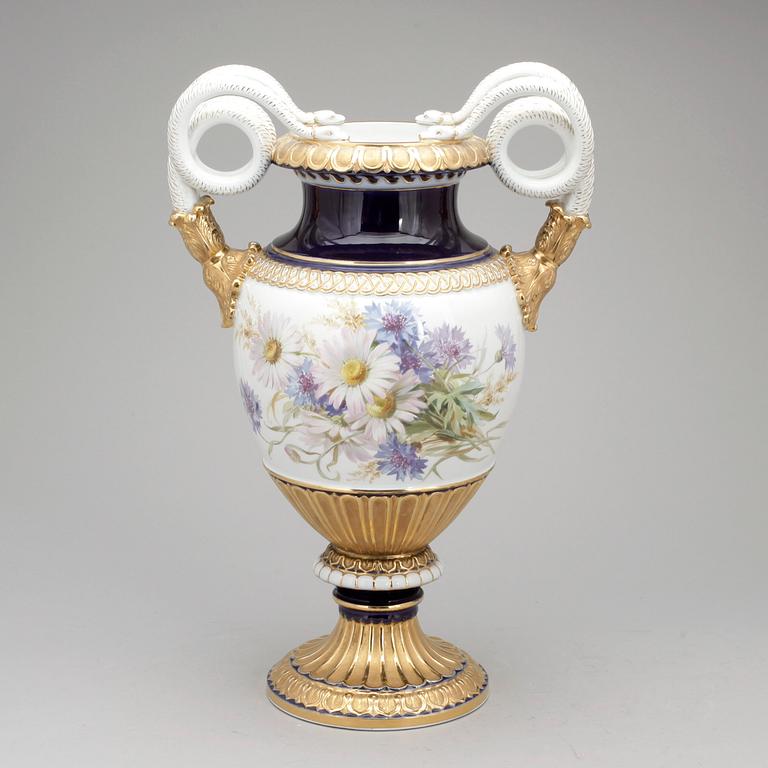 PRAKTURNA, porslin, Meissen, 1900-tal.