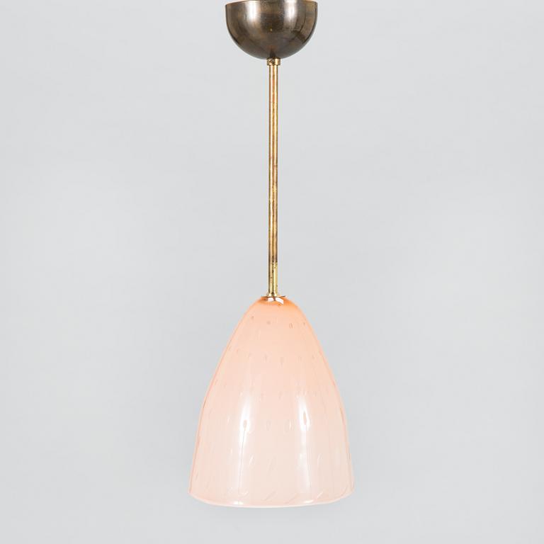 Gunnel Nyman, a mid-20th-century '50597' pendant light for Idman.