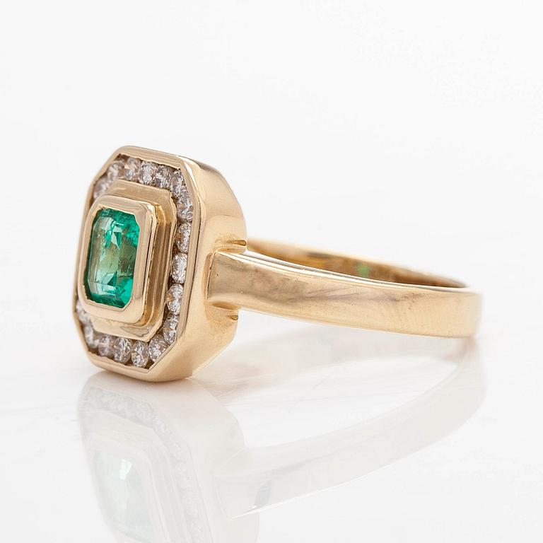 Ring, 14K gold, with an emerald and diamonds. Finnish import marks 1997.