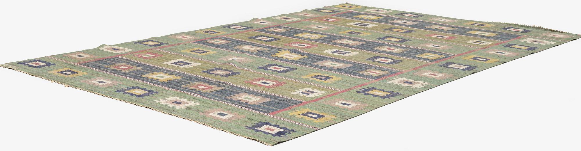 Märta Måås-Fjetterström, matta, "Grön äng", rölakan, ca 305 x 200 cm, signerad AB MMF.