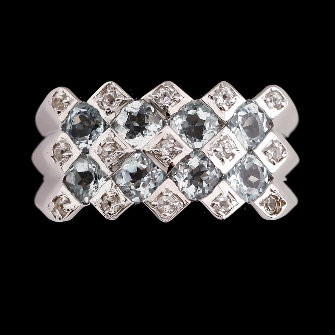 RING, sterlingsilver, akvamariner tot ca 2.50 ct, vita safirer tot ca 0.30 ct.