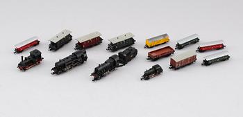 SAMLING LEKSAKSTÅG BLA MÄRKLIN OCH TRIX, "mini", 14 delar.