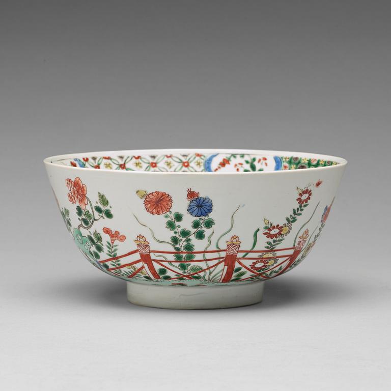 A famille verte bowl, Qing dynasty, Kangxi (1662-1722).