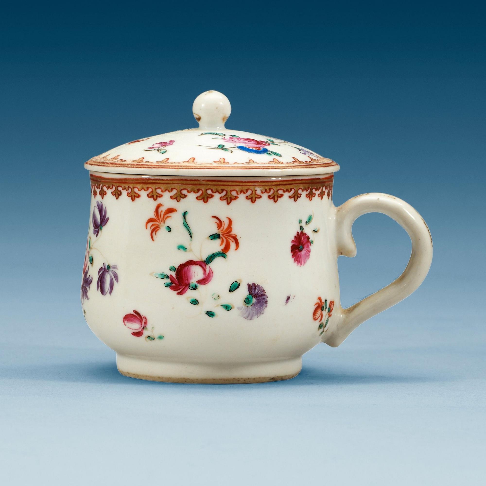 CREMEKOPPAR med LOCK, sju stycken, kompaniporslin. Qing dynastin, Qianlong (1736-95).