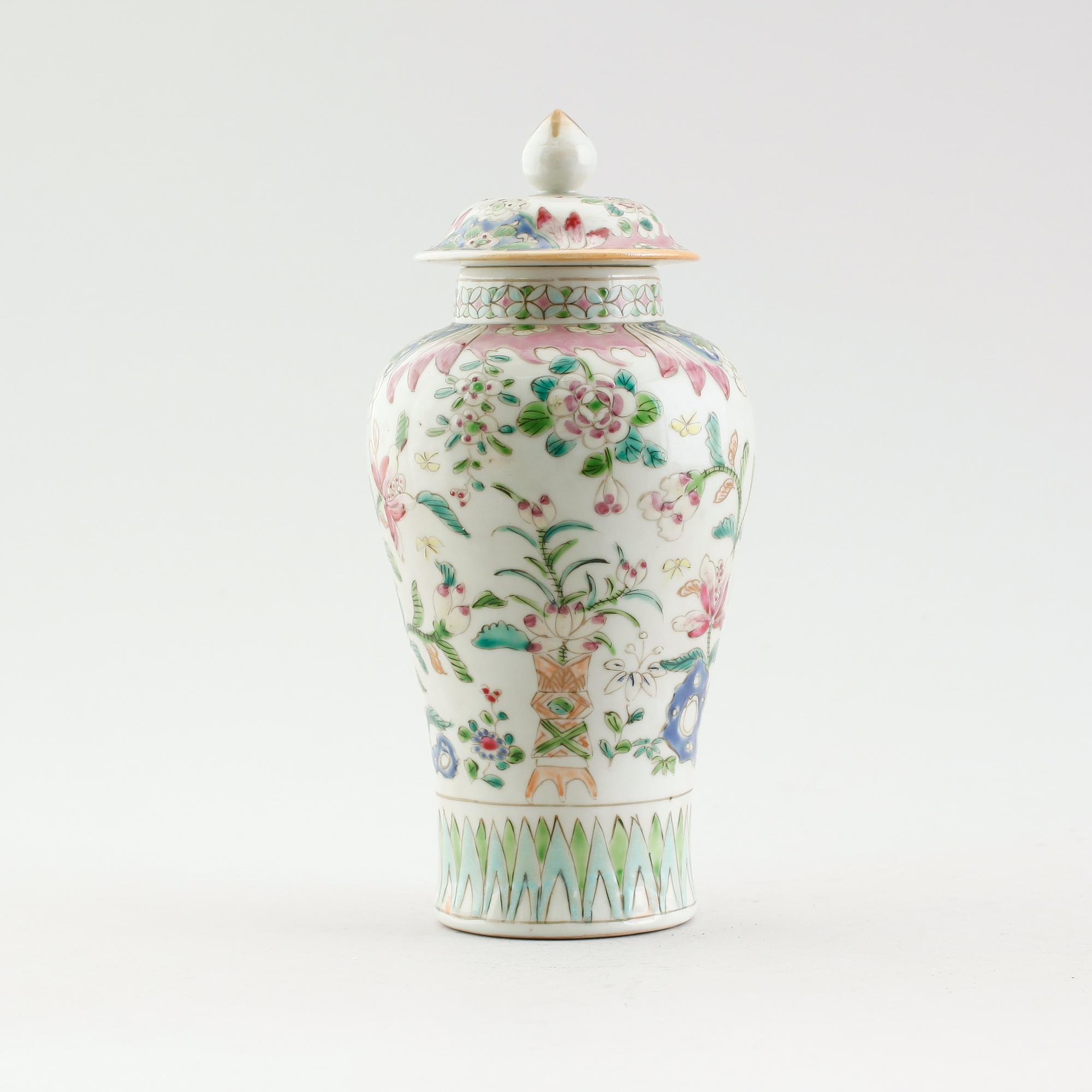 LOCKURNA, porslin, Kina, sannolikt 1800-tal.