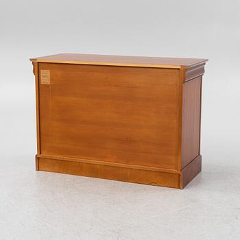 A chest of drawers, end of the 20th cenury.