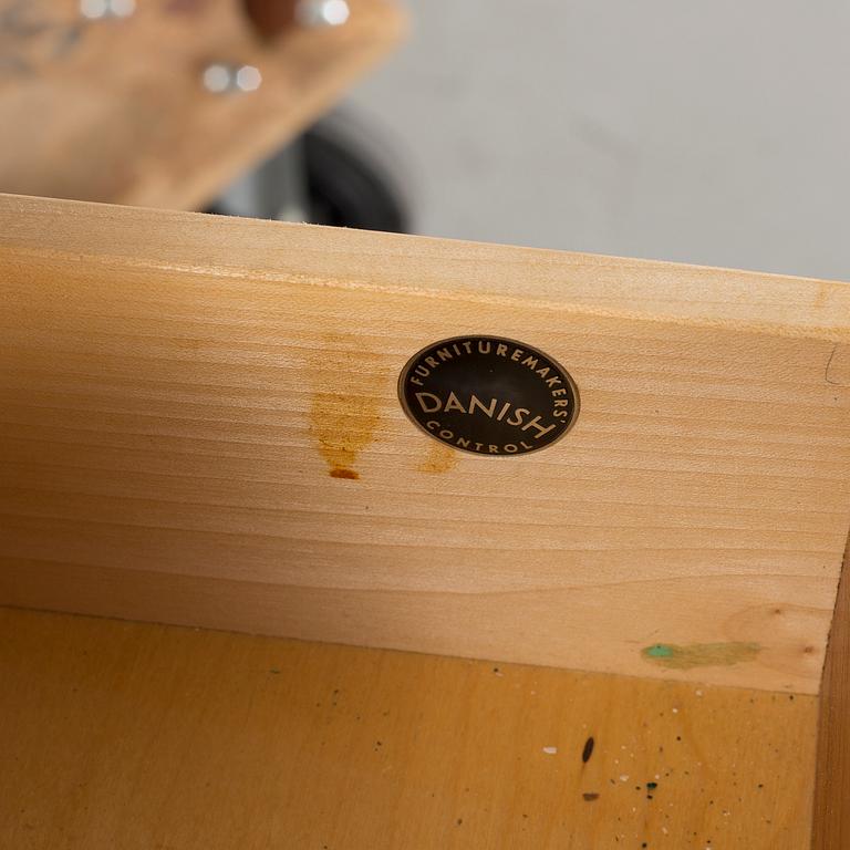 A writing desk, designed by Arne Vodder for Vamo Møbelfabrik, third quarter of the 20th century.