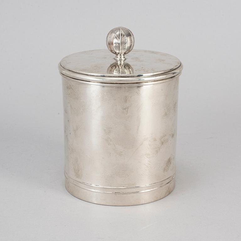 A Norwegian silver tobacco jar, second quarter och the 20th Century.