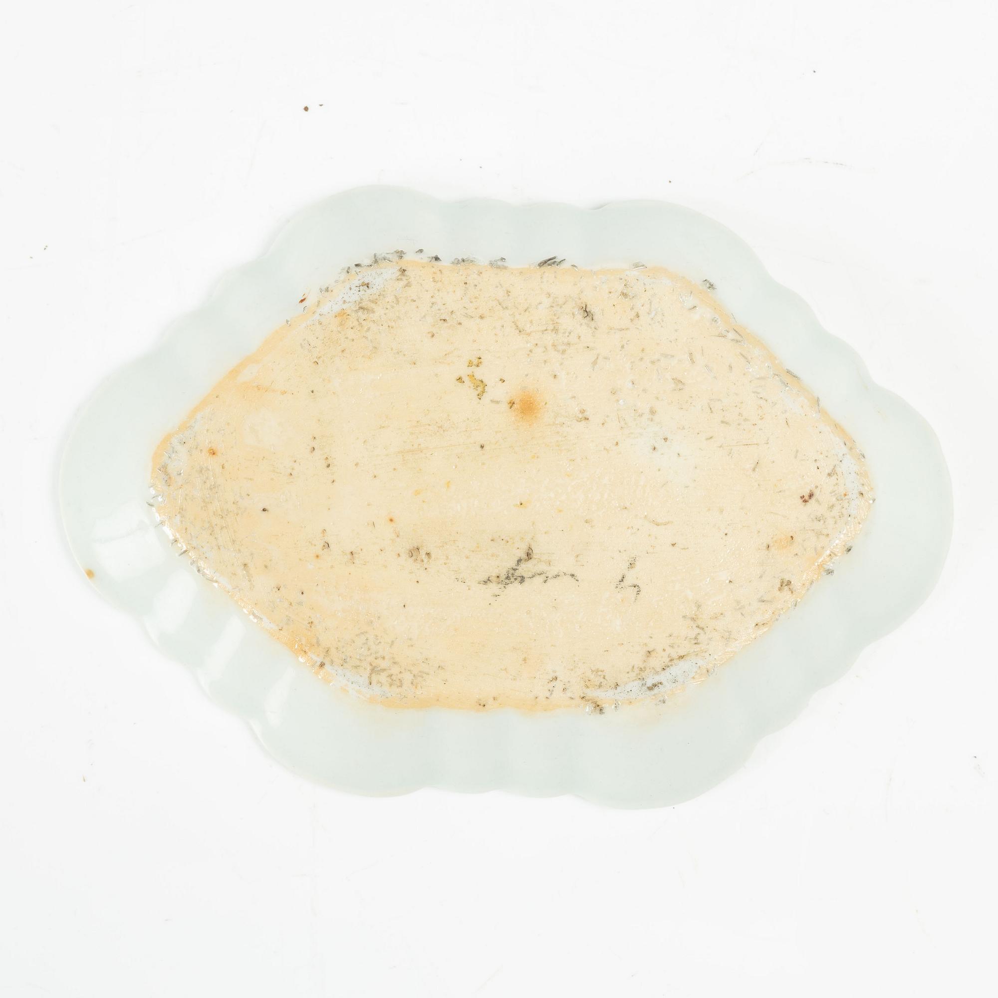 Fat, fyra stycken, tedosa, koppar, fyra stycken samt dosa emalj. Qingdynastin, 1700-tal samt 1700-tal.