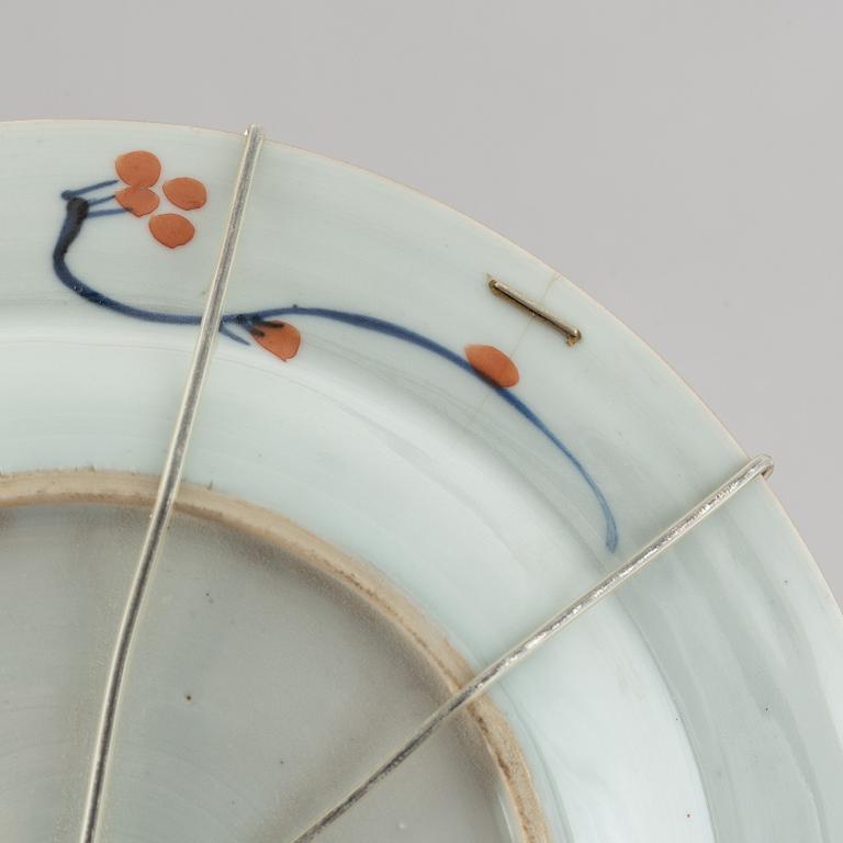 A group of 7 imari dishes, Qing dynasty, Qianlong (1736-95).