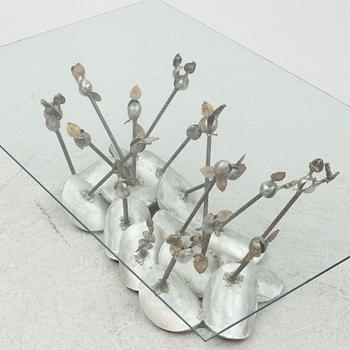 Renaud Vassas, a coffee table.