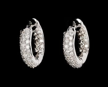 322. EARRINGS, 88 brilliant cut diamonds, tot. 1.20 cts.