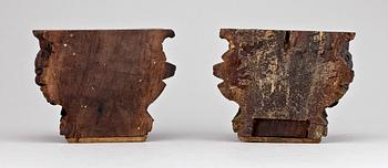 KAPITÄL, ett par, barock, 1600/1700-tal.