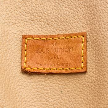 A monogramcanvas "Sac plat"by Louis Vuitton.