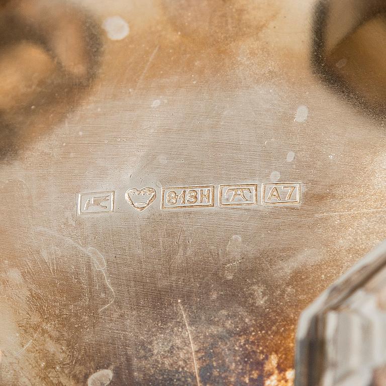 Maljoja, 3 kpl., hopeaa, Suomen Kultaseppä oy, Turku 1951 ja 1954.