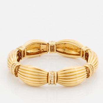 Armband 18K guld med runda briljantslipade diamanter.