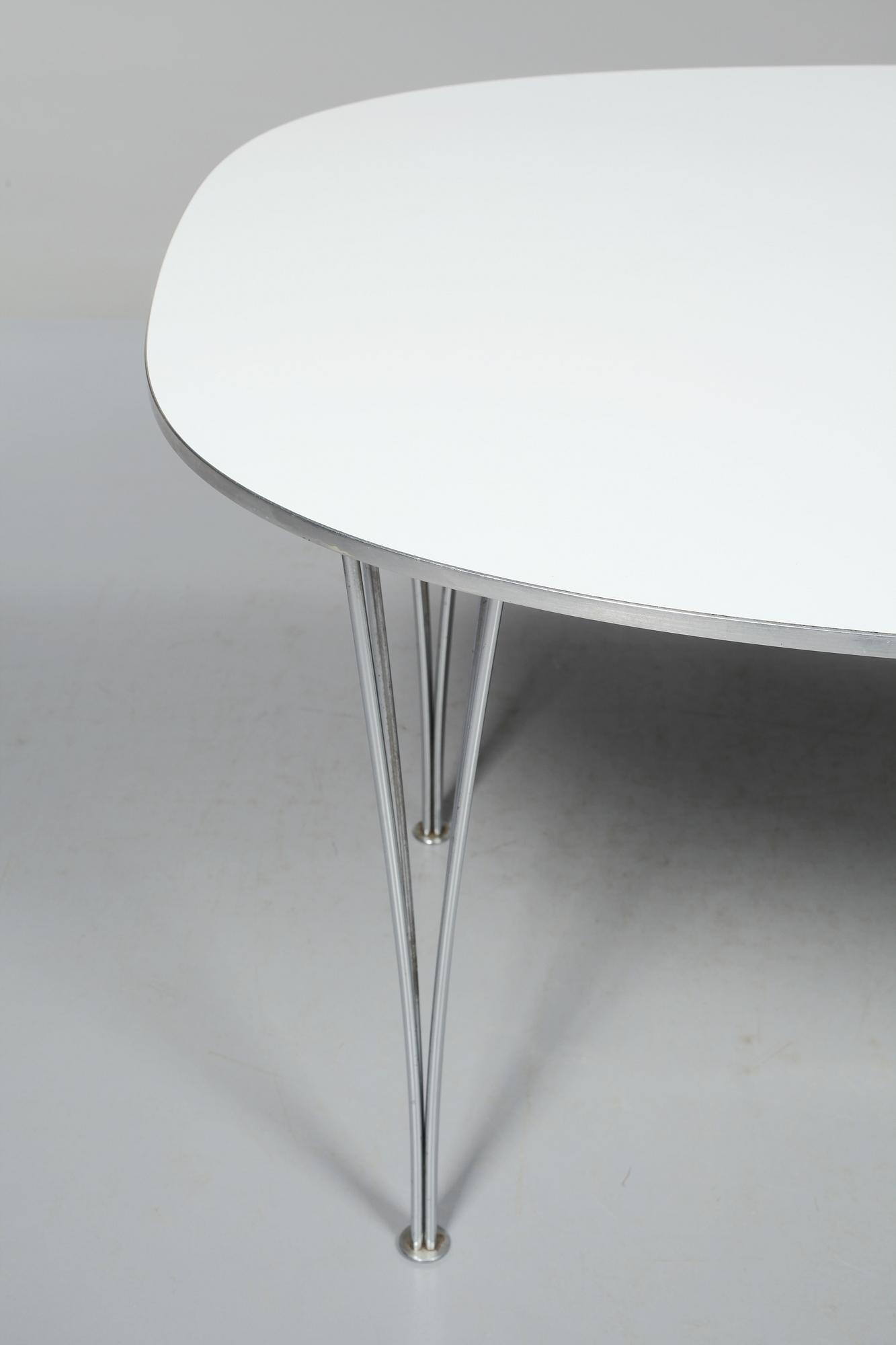 MATBORD, "Superelips", Bruno Mathsson och Piet Hein för Fritz Hansen, 1979.