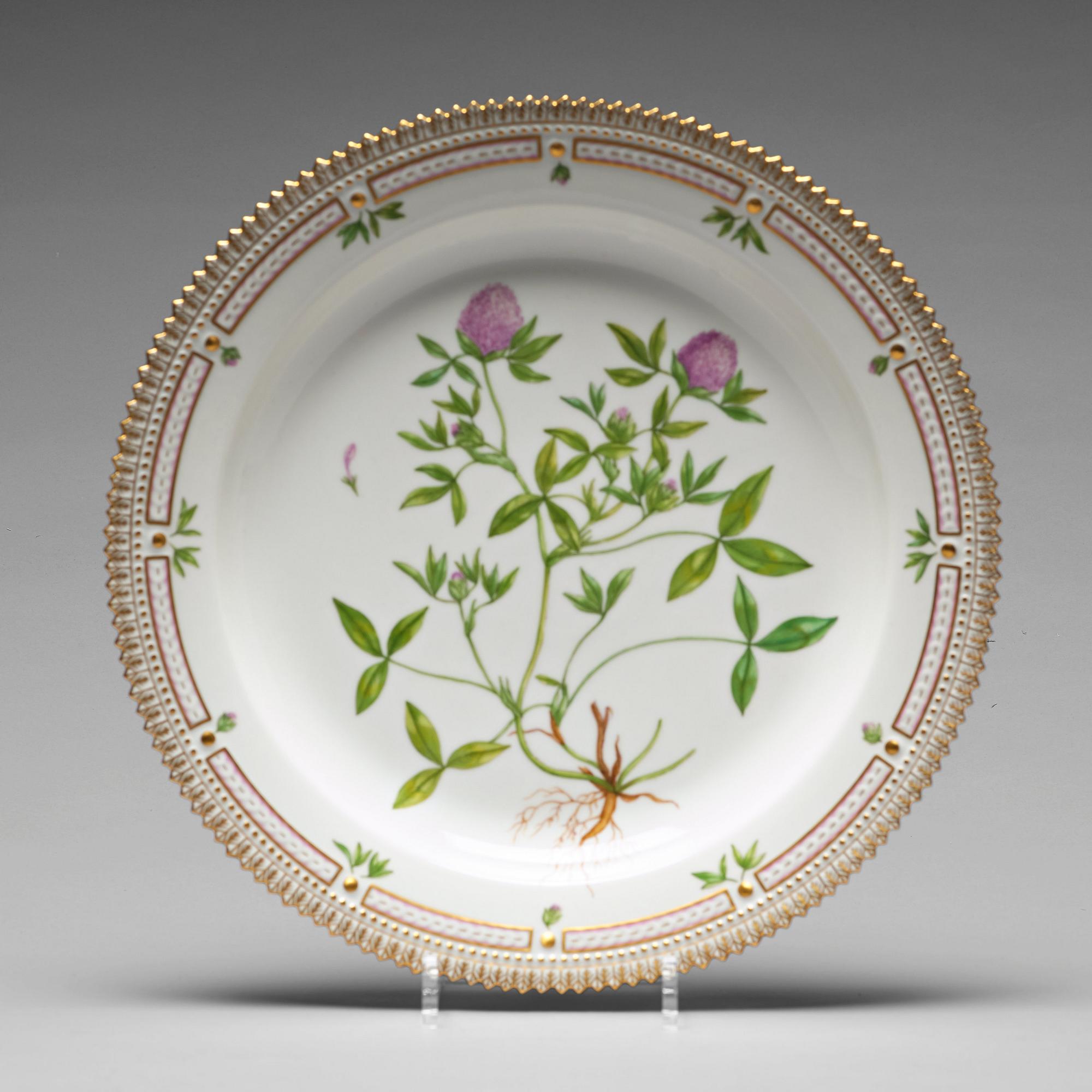 FAT, tre stycken, porslin. "Flora Danica", Royal Copenhagen, Danmark, 1900-tal.