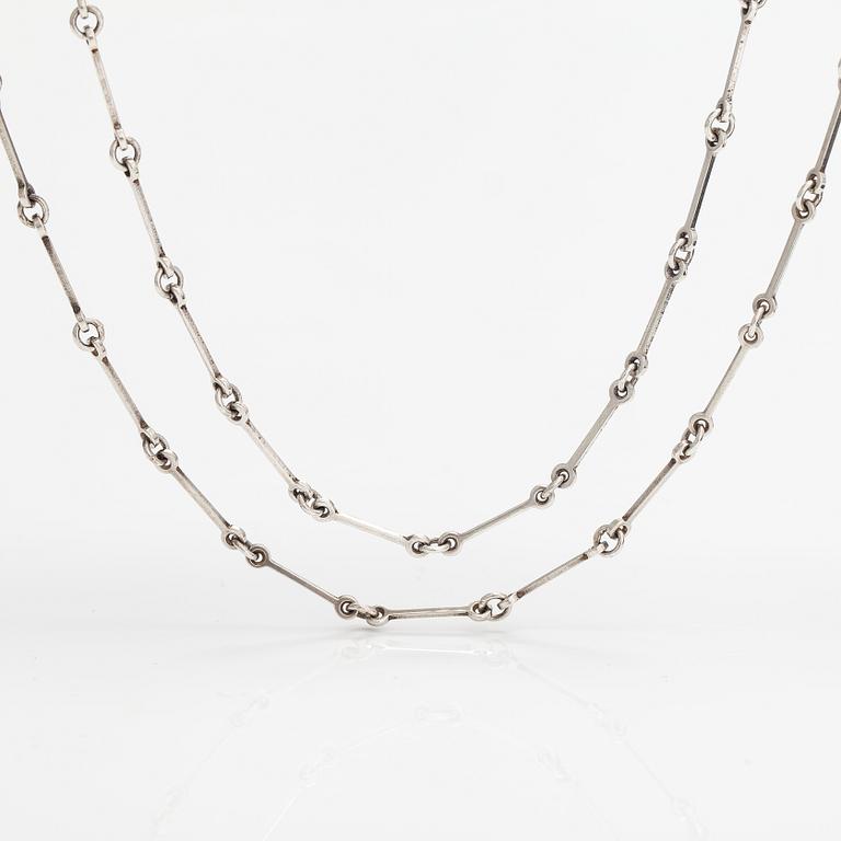 Halsband, 2 st, sterlingsilver. Lapponia 1976 och 1978.