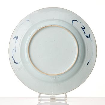 A blue and white serving dish, Qing dynasty (1723-35).