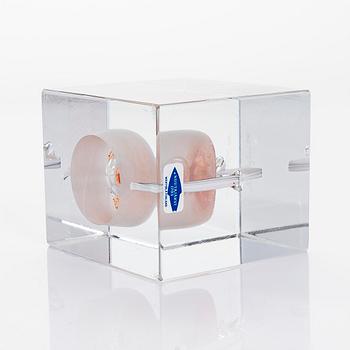 Oiva Toikka, annual glass cube, signed Oiva Toikka, Nuutajärvi 1985, 71/2000.