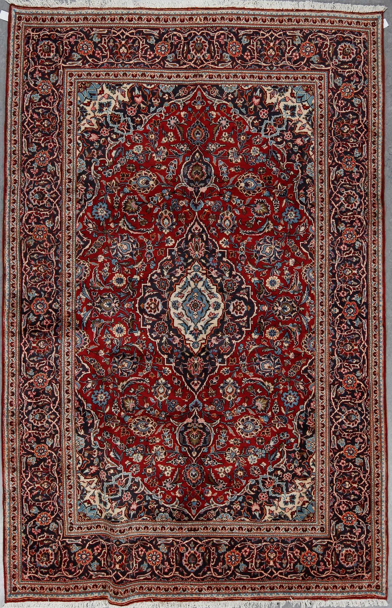 MATTA, Keshan, ca 313x203 cm.