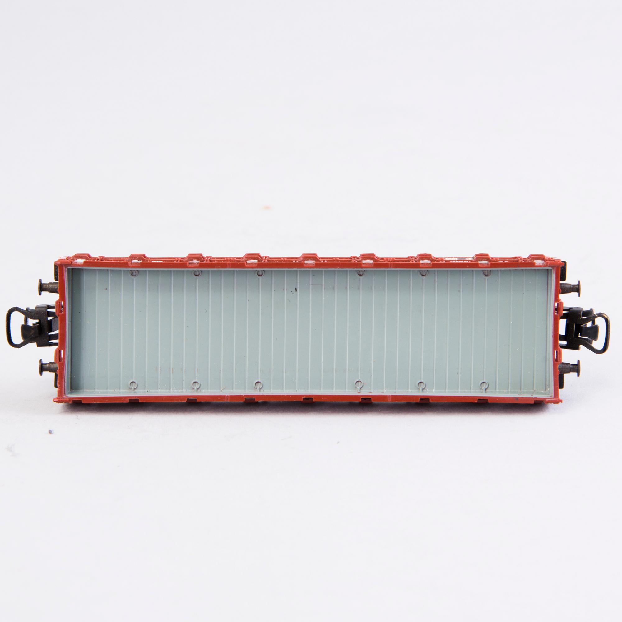 MÄRKLIN, sähkövetureita, 2 kpl ja vaunu, Saksa.