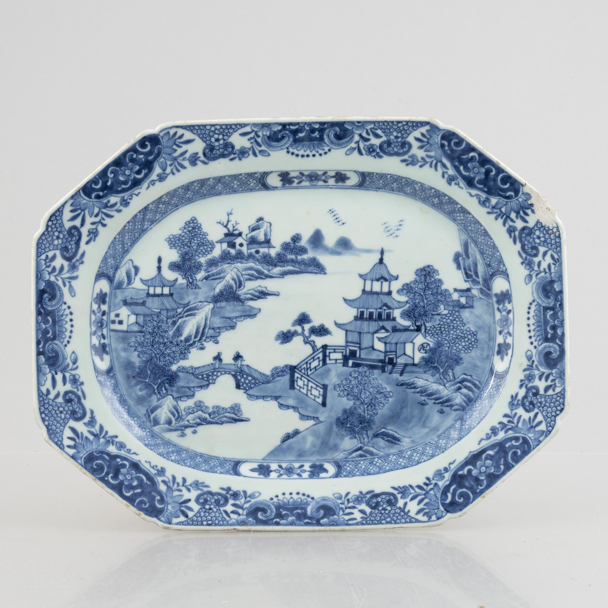 Stekfat, porslin, Qingdynastin, Qianlong (1736-95).