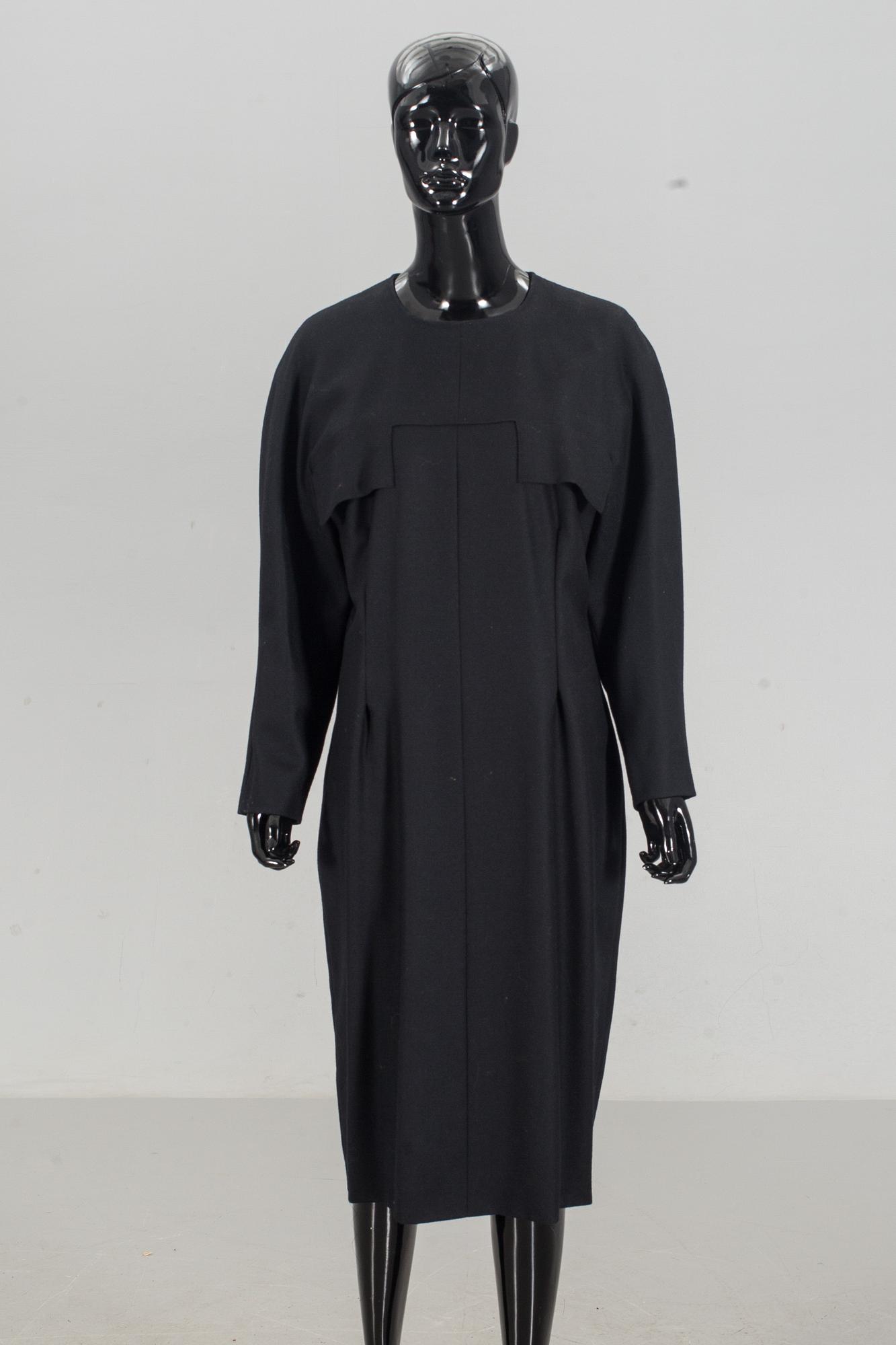 KLÄNNING, By Karl Lagerfeldt.