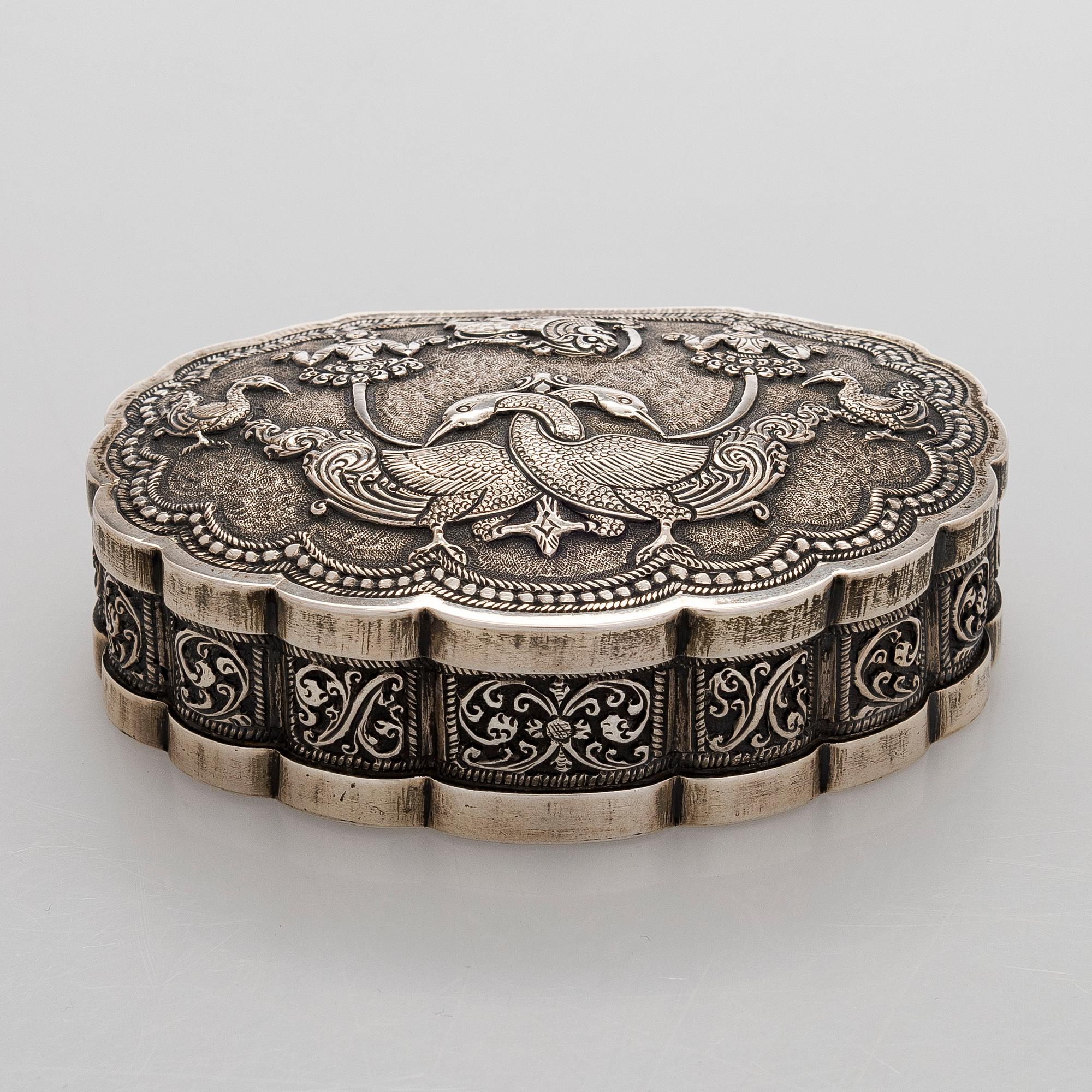 Dosa, silver, Kandyan Arts Association, Sri Lanka, sannolikt 1900-talets första hälft.