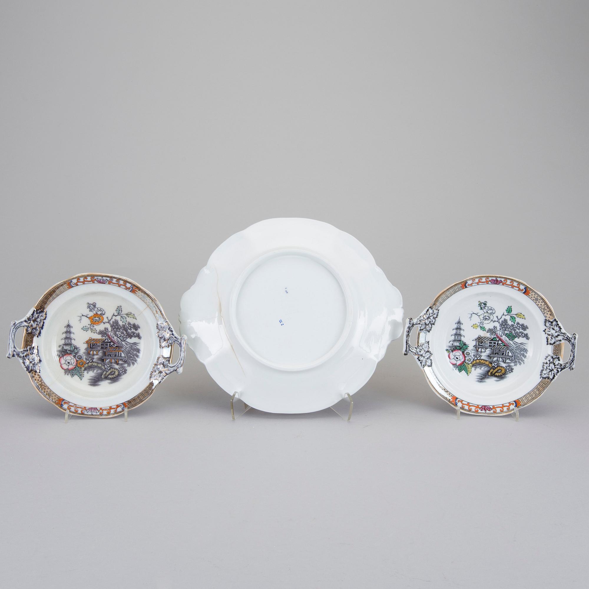 SERVISDELAR, "Japan", ca 134 delar, flintgods, Rörstrand, 1900-talets början.