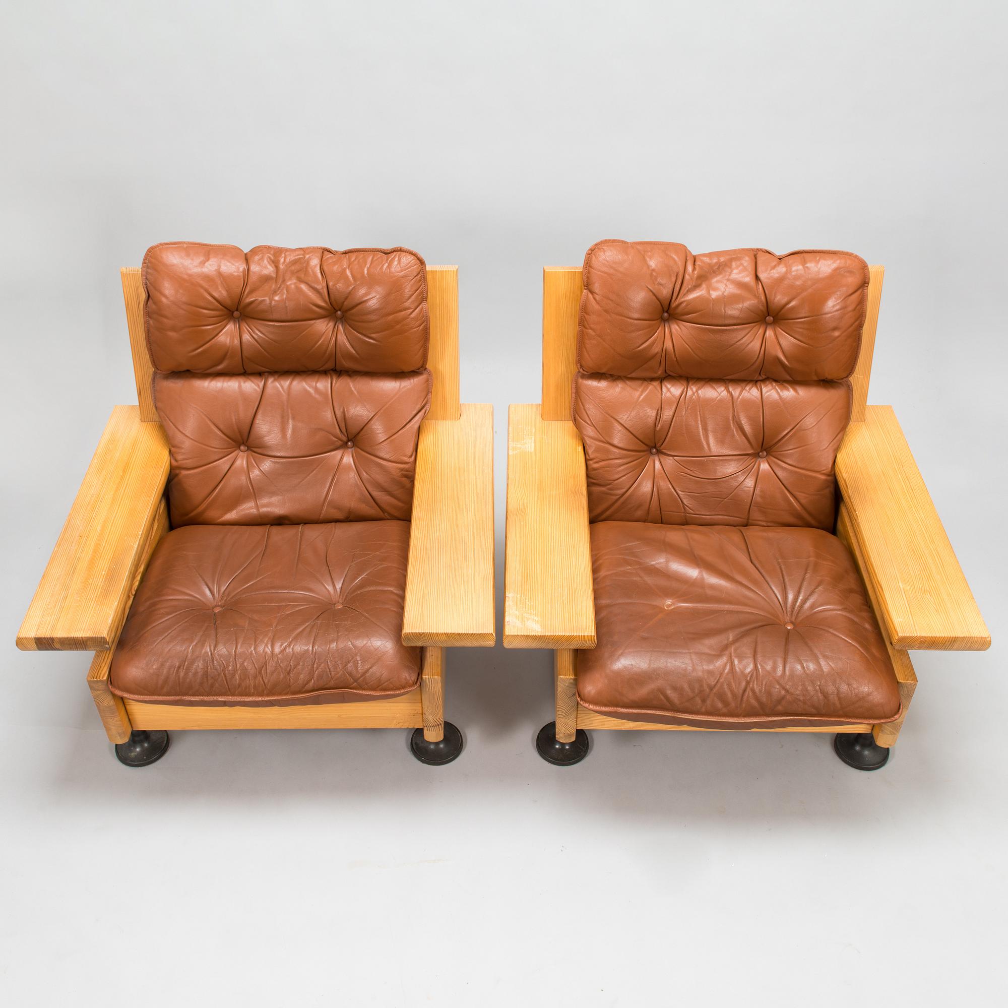 HANNU JYRÄS, a pair of 1970's armchairs for Uveka.