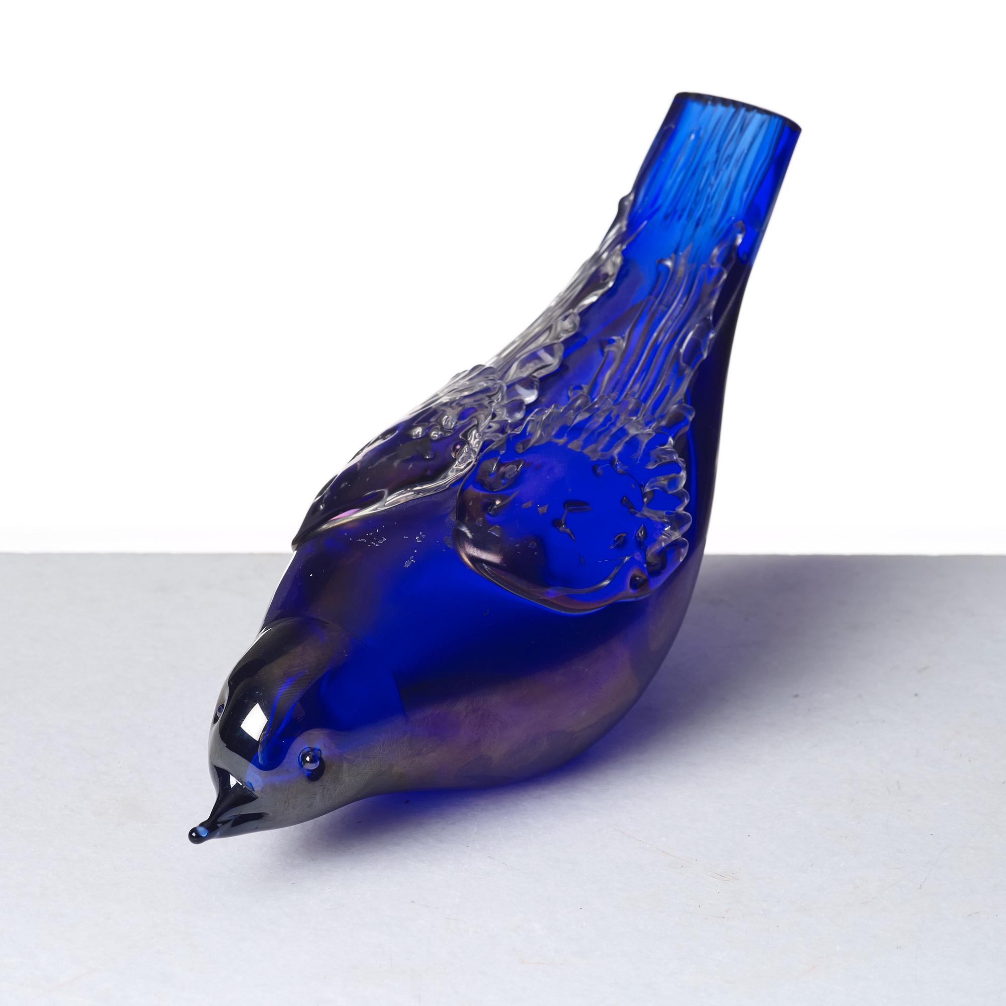 Tyra Lundgren, a "corroso" blown glass 'Tordo' sculpture of a thrush, Venini, Murano, Italy, model 2676, designed in 1938.