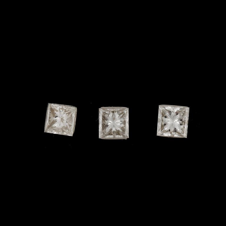 ÖRHÄNGEN, 3 st, 18k vitguld, princesslipade diamanter, tot ca 0,45 ct.