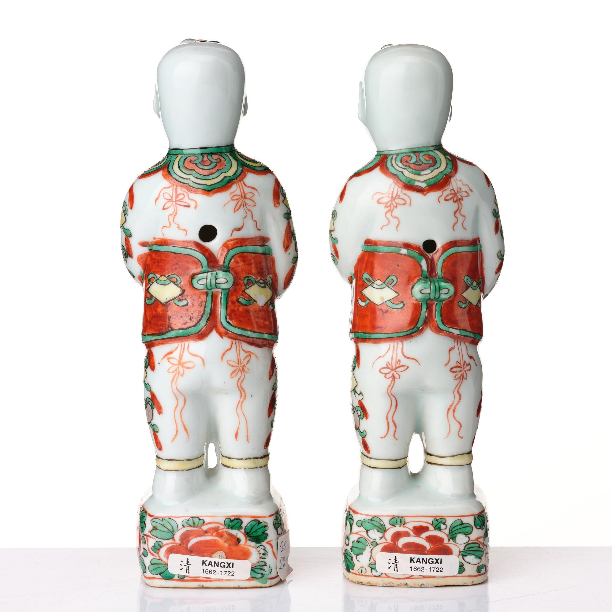 Figuriner, ett par, porslin. Qingdynastin, Kangxi (1662-1722).